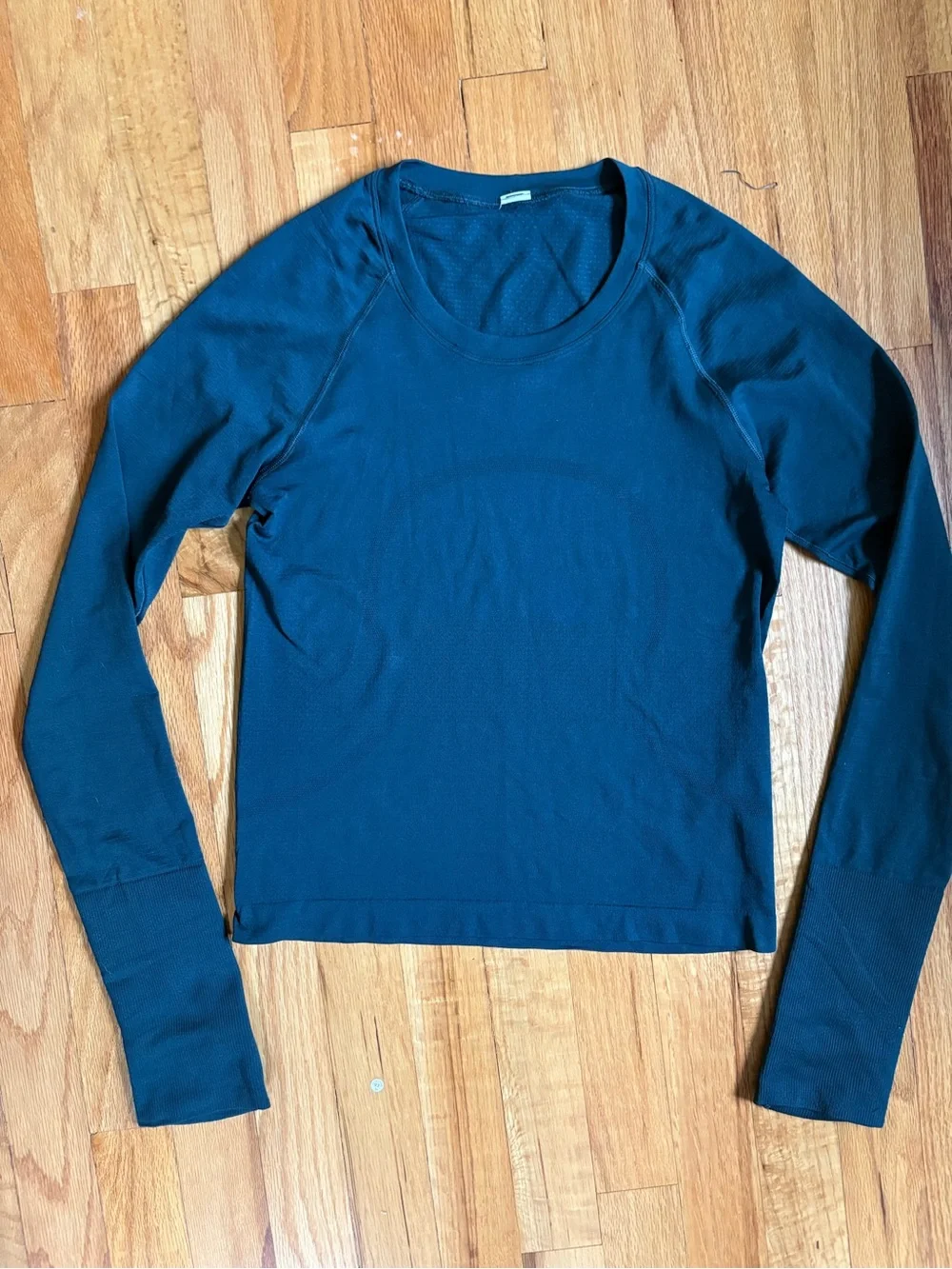Lululemon Waist/Race length swiftly long sleeve size 4